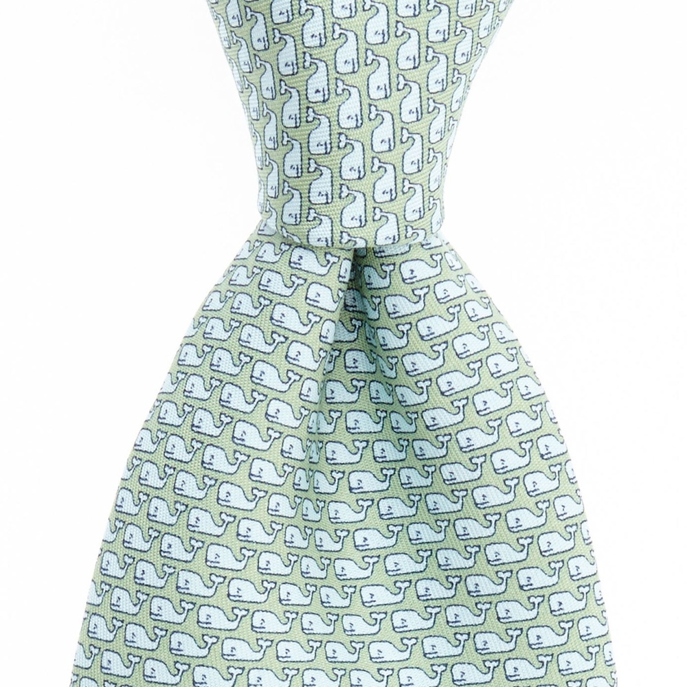 Vineyard Vines Men's Silk Whale Tie!